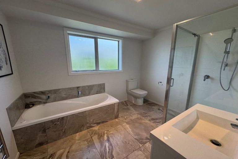 Photo of property in 10 Ratahi Way, Omokoroa, 3114