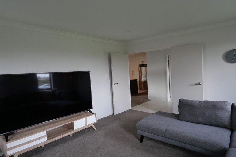 Photo of property in 8 Parkgrove Crescent, Pokeno, 2402