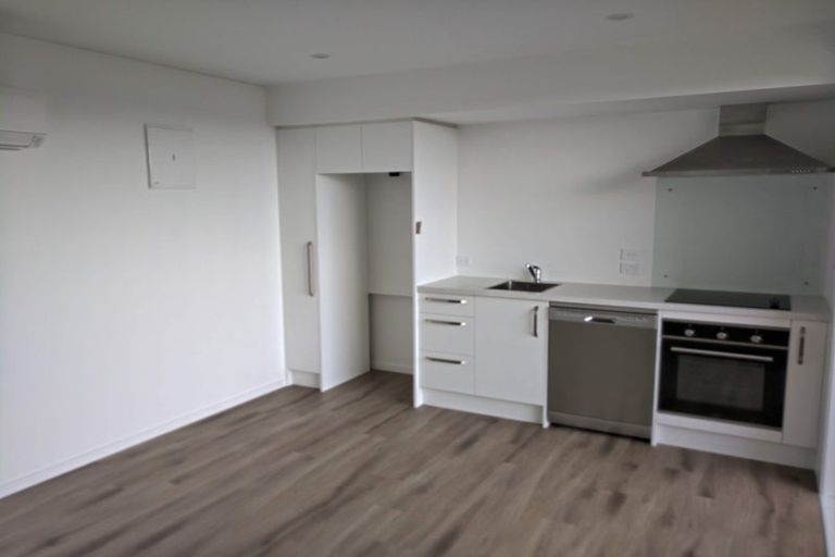 Photo of property in 10/45 Cessna Crescent, Mangere, Auckland, 2022
