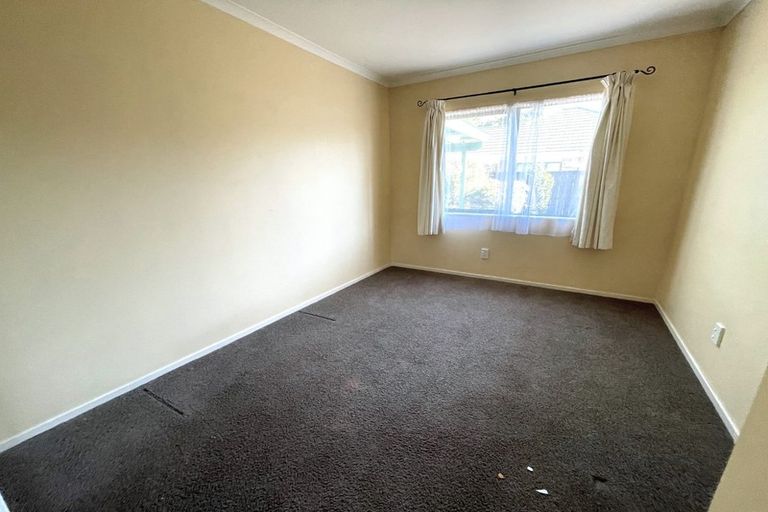 Photo of property in 4 Craiburn Street, Ranui, Auckland, 0612