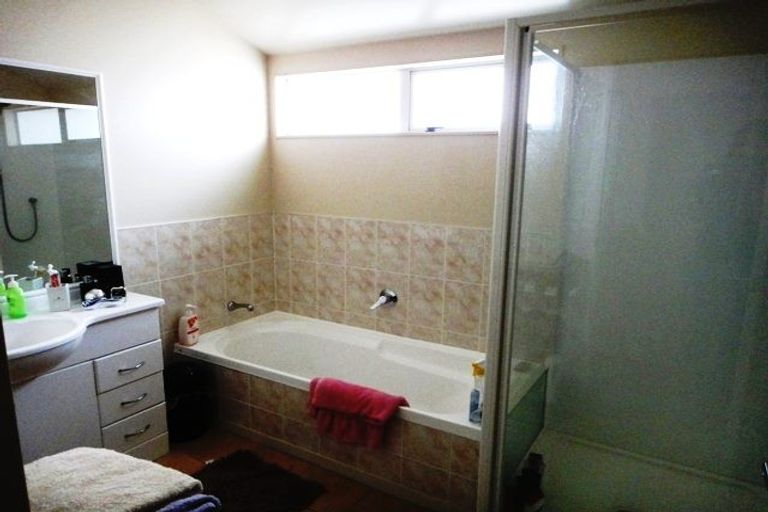 Photo of property in 1 Carnelian Court, Westgate, Auckland, 0614