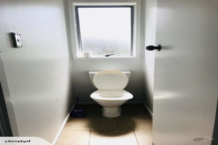 Photo of property in 1/26 Marlborough Avenue, Glenfield, Auckland, 0629