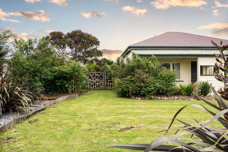 Photo of property in 10 Coronation Street, Waimate, 7924