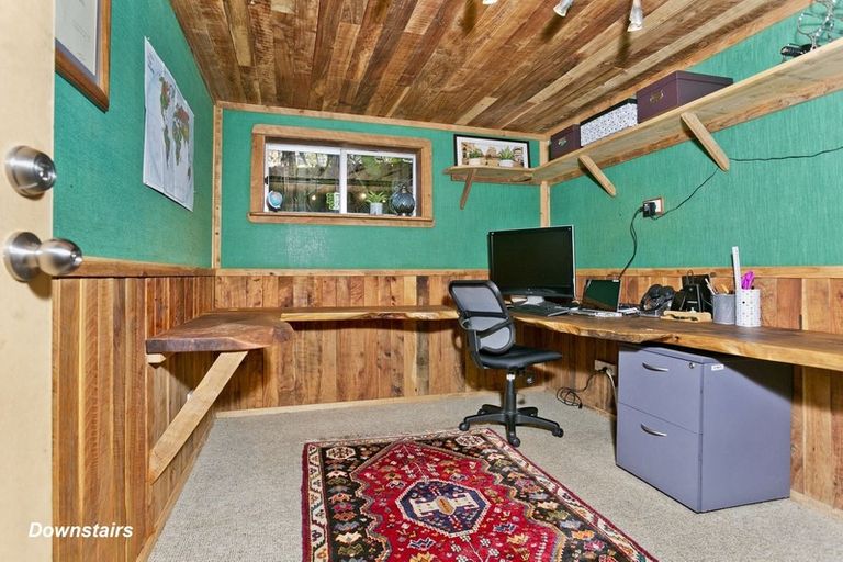 Photo of property in 28 Lavery Place, Sunnynook, Auckland, 0632