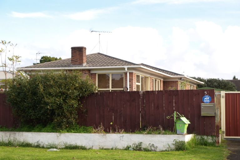 Photo of property in 54 Hallberry Road, Mangere East, Auckland, 2024