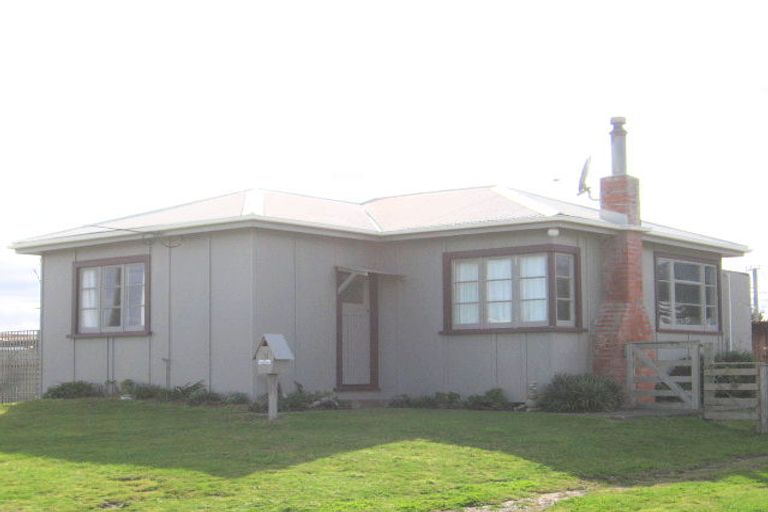 Photo of property in 21 Signal Street, Foxton Beach, Foxton, 4815