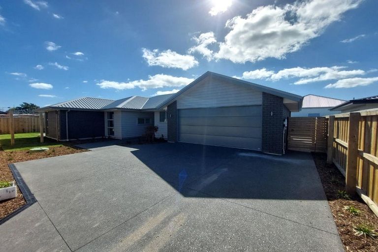 Photo of property in 18 Eccles Place, Halswell, Christchurch, 8025