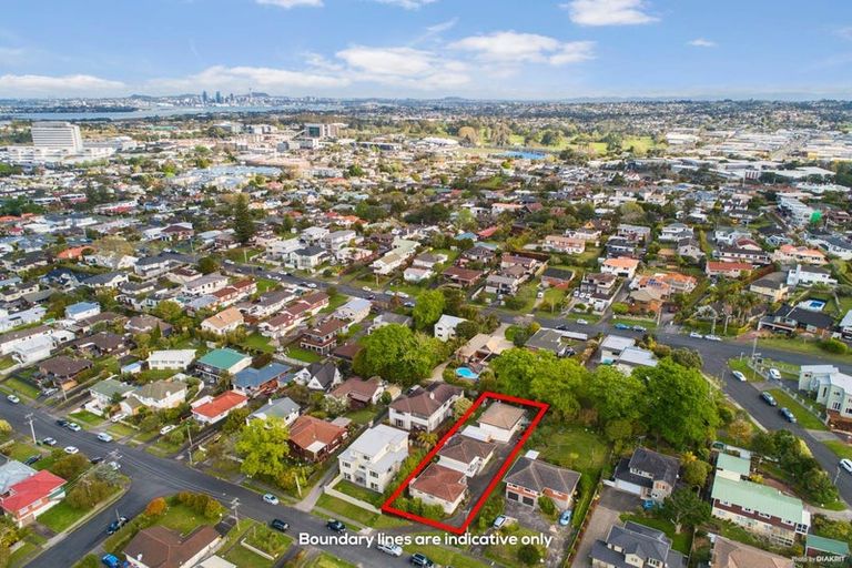 Photo of property in 2/38 Corunna Road, Milford, Auckland, 0620