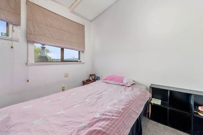 Photo of property in 14 Ingle Avenue, Waipahihi, Taupo, 3330