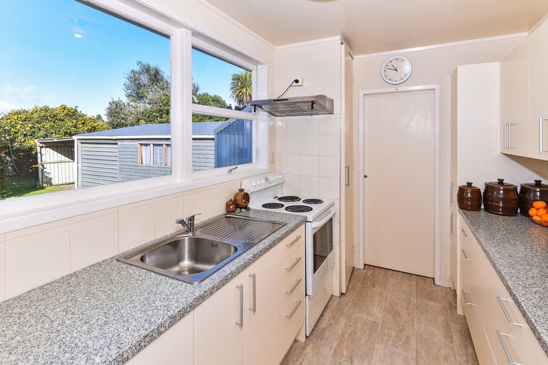 Photo of property in 14 Tatariki Street, Rosehill, Papakura, 2113