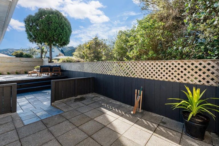 Photo of property in 23 Lucknow Terrace, Khandallah, Wellington, 6035