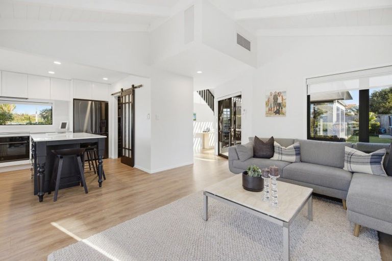 Photo of property in 253 Devonport Road, Tauranga, 3110
