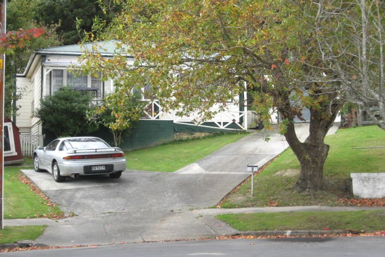 Photo of property in 6 Reuben Grove, Naenae, Lower Hutt, 5011