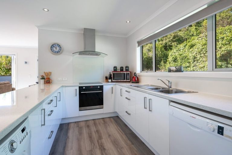 Photo of property in 7a Watino Place, Pohara, Takaka, 7183