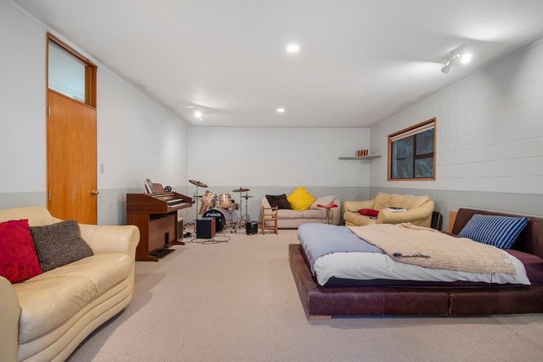 Photo of property in 33 Waikite Road, Welcome Bay, Tauranga, 3112