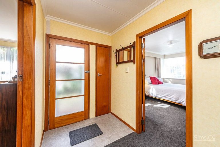 Photo of property in 34 Selwyn Crescent, College Estate, Whanganui, 4500
