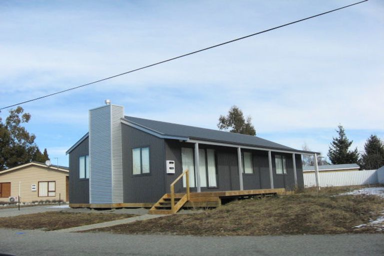 Photo of property in 14 Fraser Crescent, Twizel, 7901