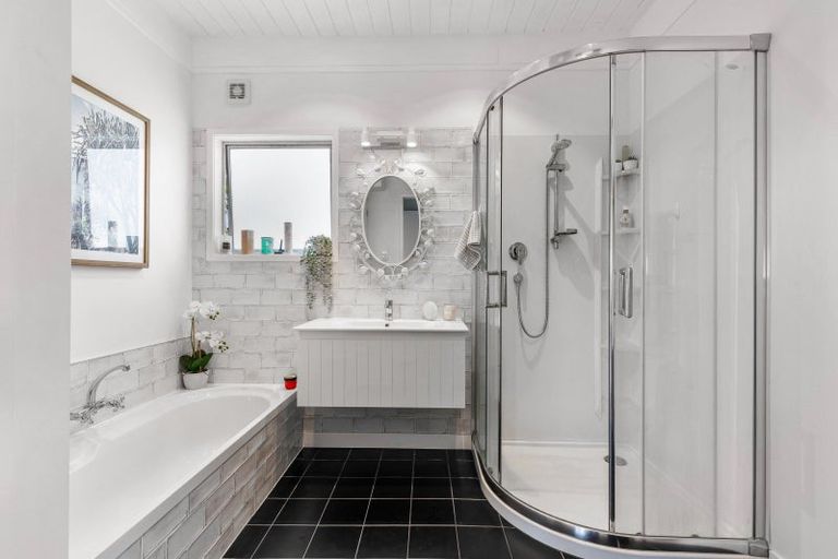 Photo of property in 65 Okura River Road, Okura, Albany, 0792