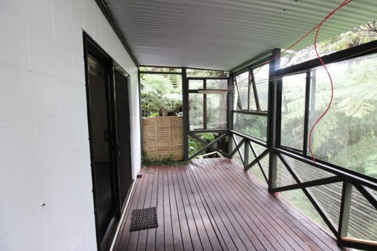 Photo of property in 10 Glen Vista Place, Bayview, Auckland, 0629