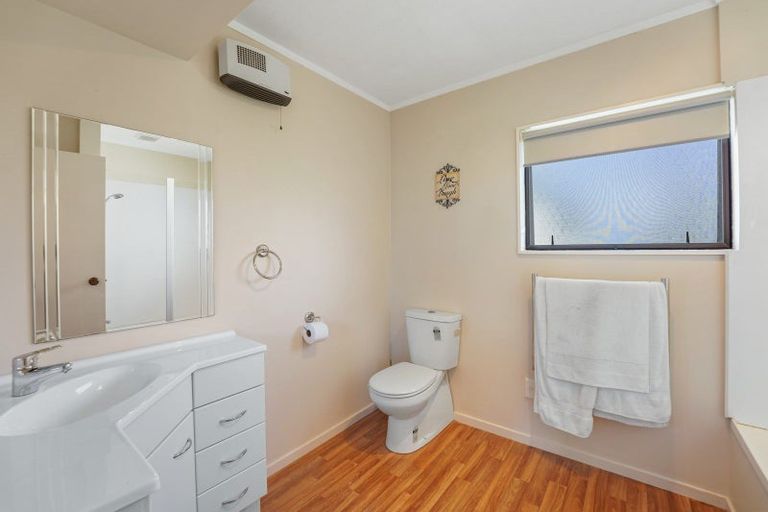 Photo of property in 66 School Road, Te Horo, Otaki, 5582