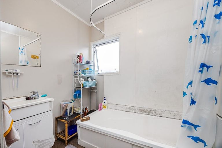 Photo of property in 1/5 Solveig Place, Randwick Park, Auckland, 2105