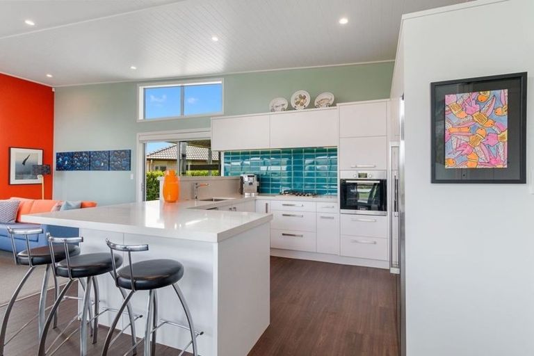 Photo of property in 12 Roseberry Place, Whitianga, 3510