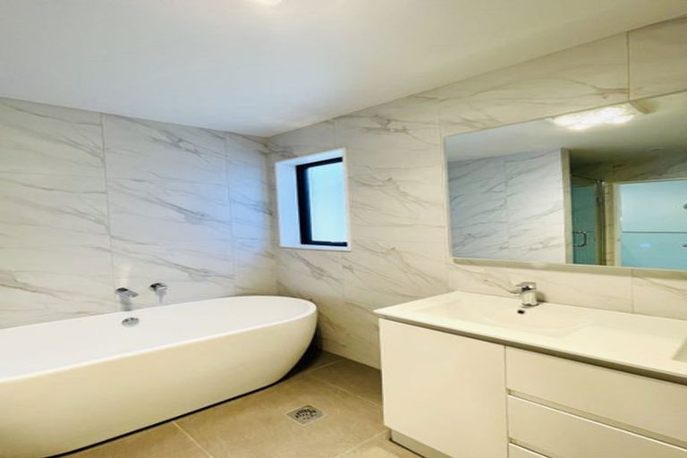 Photo of property in 27 Coast Garden Drive, Hobsonville, Auckland, 0616