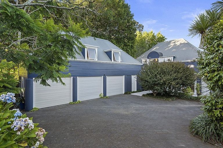 Photo of property in 6a Terrylyn Drive, Hillcrest, Auckland, 0627
