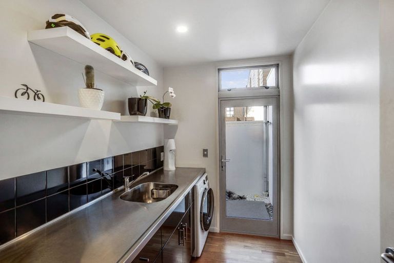 Photo of property in 32 Kilmarnock Street, Riccarton, Christchurch, 8011