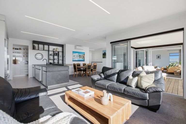 Photo of property in 21 Hine Street, New Plymouth, 4310