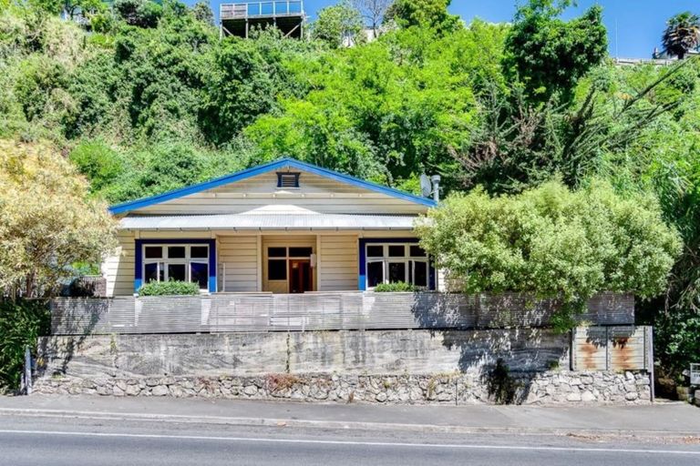 Photo of property in 124 Shakespeare Road, Bluff Hill, Napier, 4110