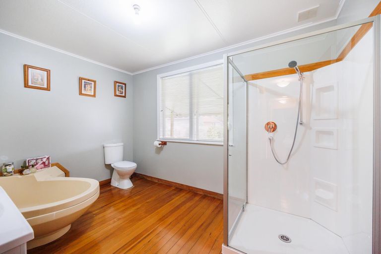 Photo of property in 17 Tilbury Avenue, Hokowhitu, Palmerston North, 4410