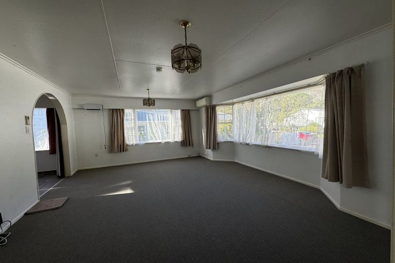 Photo of property in 36 Holland Street, Wainuiomata, Lower Hutt, 5014