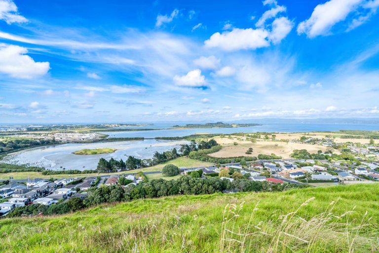 Photo of property in 2/141 Wallace Road, Mangere Bridge, Auckland, 2022
