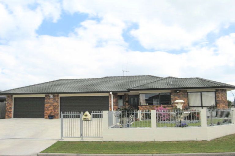 Photo of property in 2 Tierra Place, Papamoa Beach, Papamoa, 3118