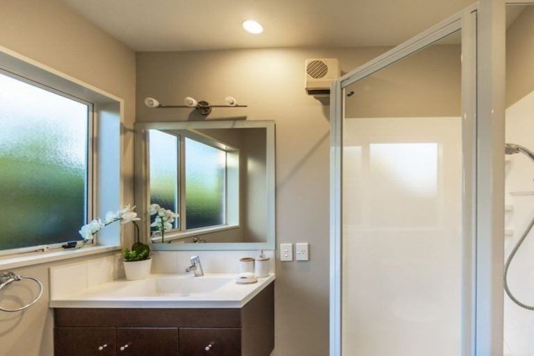 Photo of property in 11a Galway Avenue, Bryndwr, Christchurch, 8052