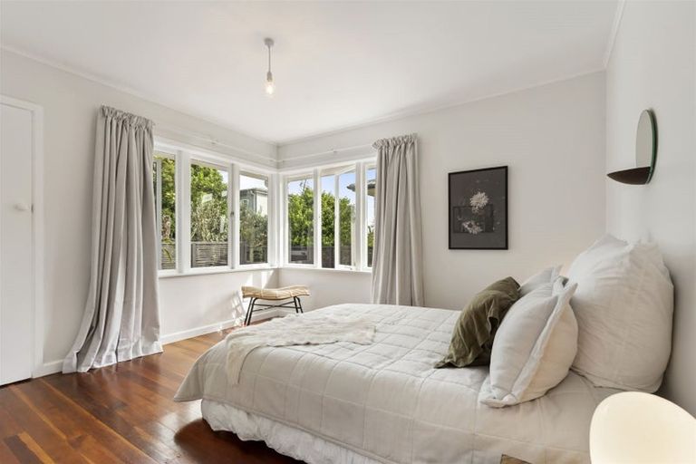 Photo of property in 1/41 College Road, Northcote, Auckland, 0627