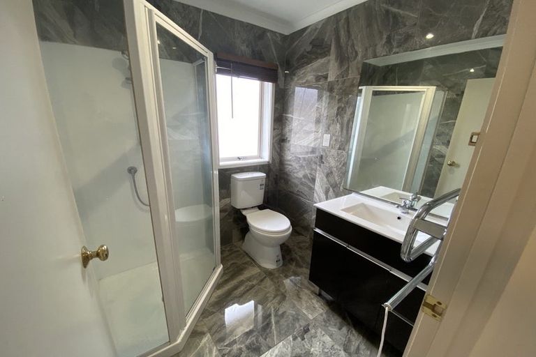 Photo of property in 7 Bibury Avenue, Henderson, Auckland, 0612