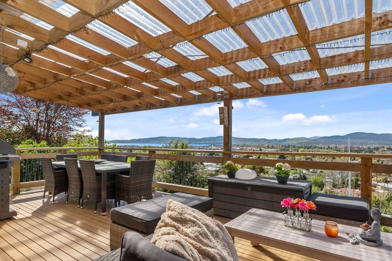 Photo of property in 33 Mountain Road, Western Heights, Rotorua, 3015