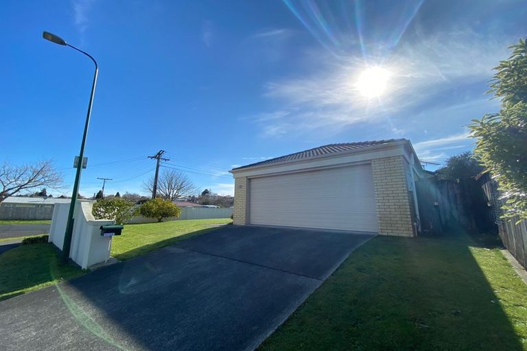 Photo of property in 1 Gardenia Close, Melville, Hamilton, 3206