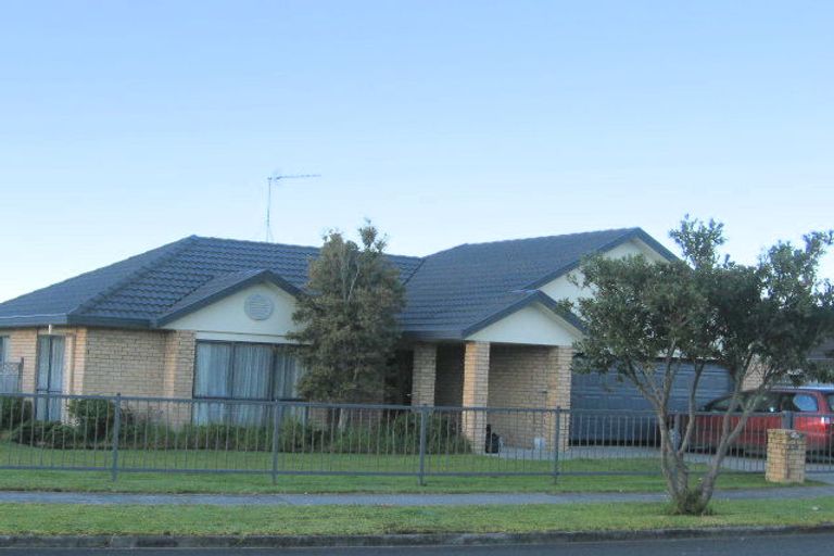 Photo of property in 130 Burswood Drive, Burswood, Auckland, 2013