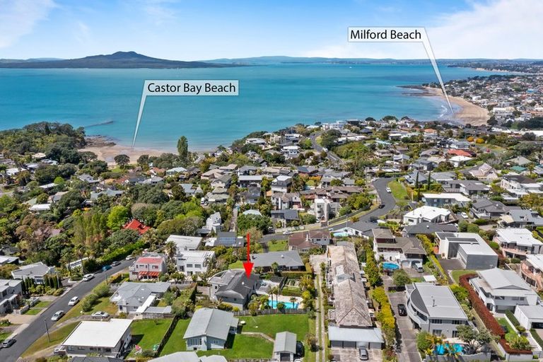 Photo of property in 22a Eastcliffe Road, Castor Bay, Auckland, 0620