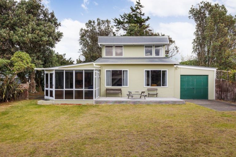 Photo of property in 111 Koputara Road, Himatangi Beach, Foxton, 4891