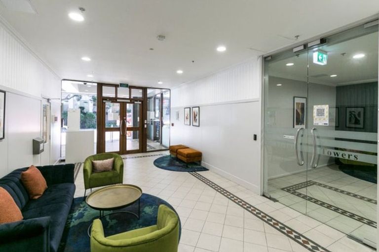Photo of property in Atrium Towers, 4h/154 The Terrace, Wellington Central, Wellington, 6011