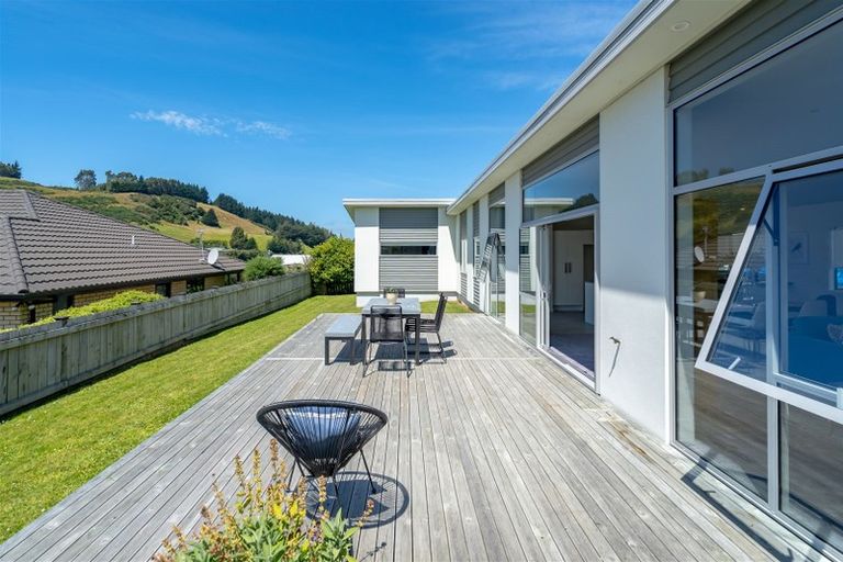 Photo of property in 4 Glendermid Close, Sawyers Bay, Port Chalmers, 9023