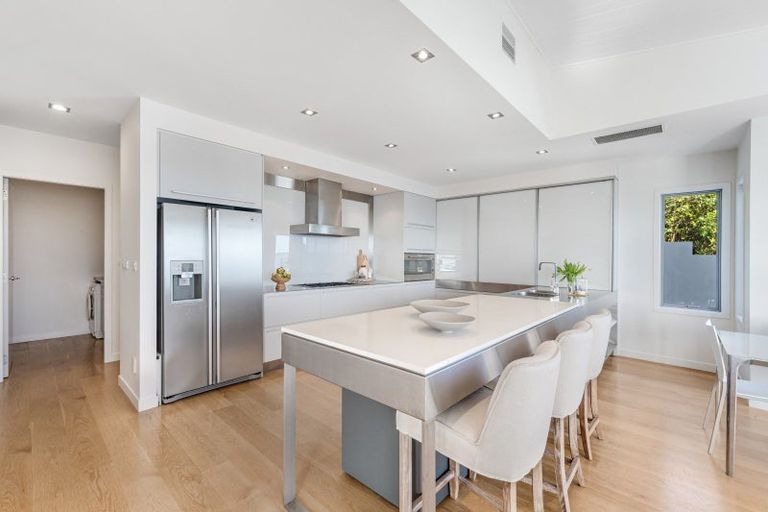 Photo of property in 5a Bucklands Beach Road, Bucklands Beach, Auckland, 2012