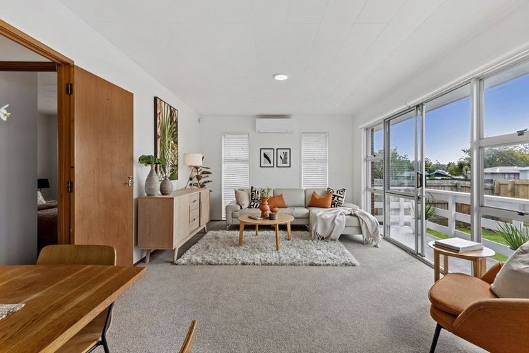 Photo of property in 2 Border Road, Henderson, Auckland, 0612