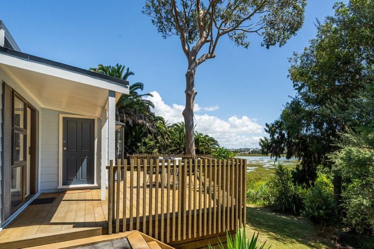 Photo of property in 2/14 Charles Street, Hauraki, Auckland, 0622