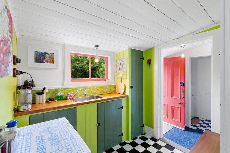 Photo of property in 21 Shortt Street, Foxton Beach, Foxton, 4815