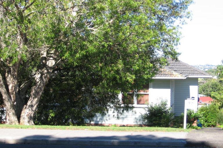 Photo of property in 97 Hepburn Road, Glendene, Auckland, 0602